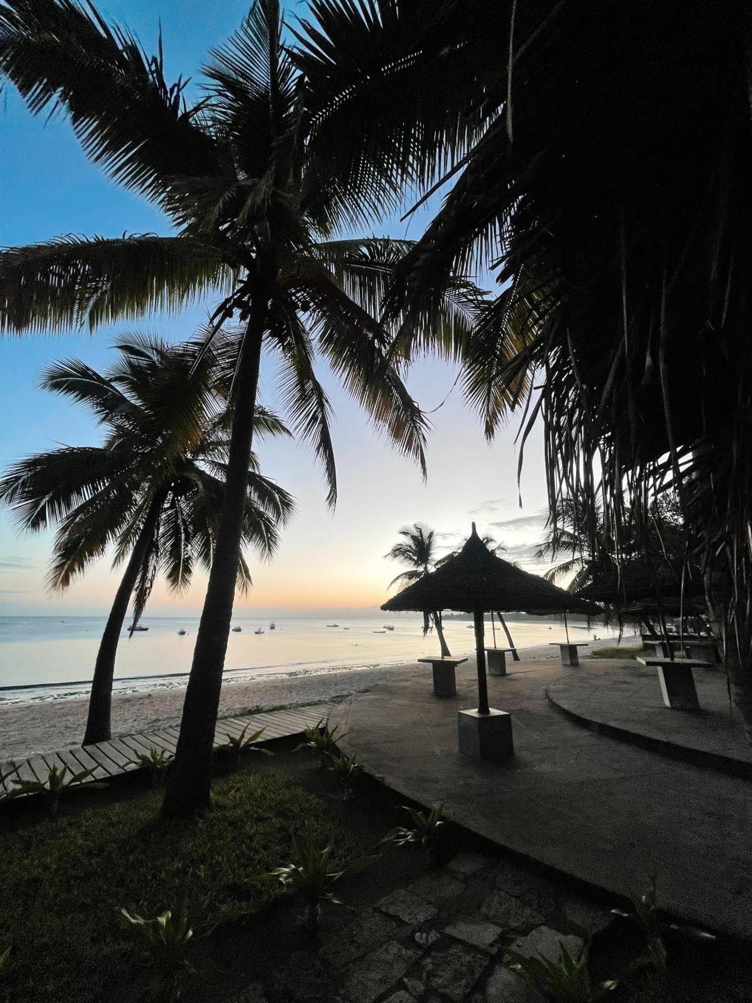 Hotel The Nautilus Pemba Esterno foto